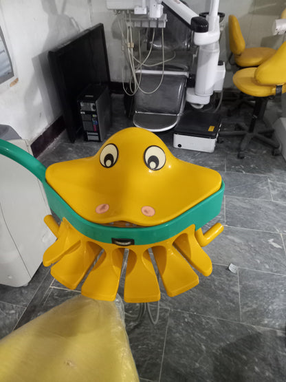Baby Dental Unit Made in China (Original Condition) Green & Yellow